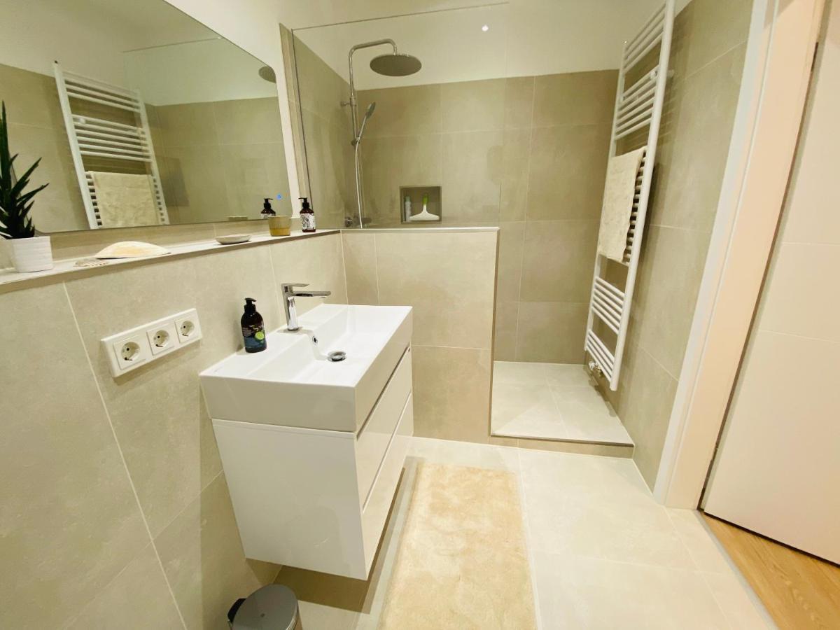 Raum2Go - No1 Modernes Ruhiges 2-Schlafzimmer Apartment City & Park Wiesbaden Dış mekan fotoğraf