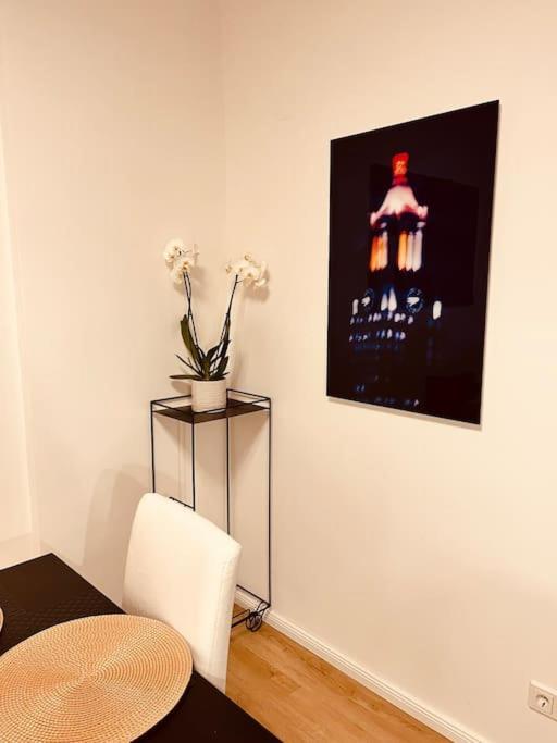 Raum2Go - No1 Modernes Ruhiges 2-Schlafzimmer Apartment City & Park Wiesbaden Dış mekan fotoğraf